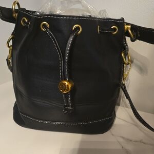 Elegant Black Tory Burch Leather Bucket Bag
